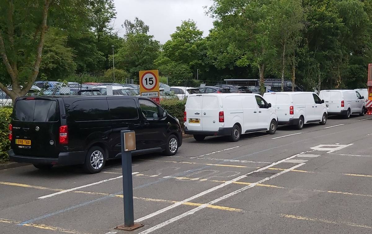 EV Hire sets new delivery record with eight Vauxhall Vivaro-Es supplied for manufacturer event