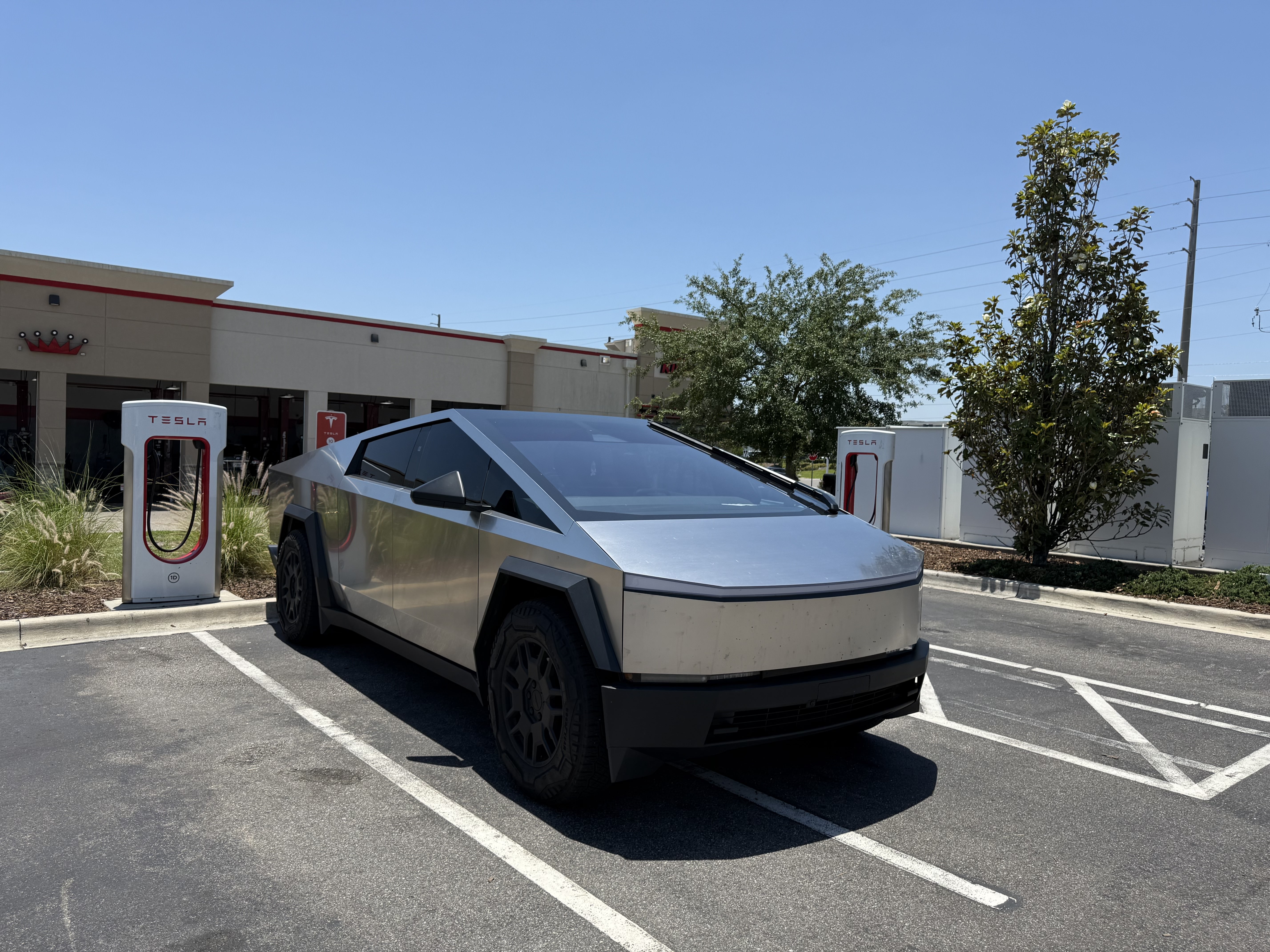 My Week With the Tesla Cybertruck Rental in Florida – The Future Is Autonomous